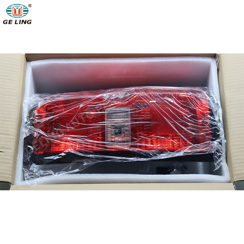 Chevrolet Silverado 1500 Tail Light