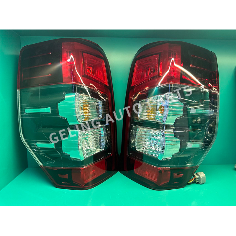 Lampu Ekor LED untuk Mitsubishi Triton L200 2019