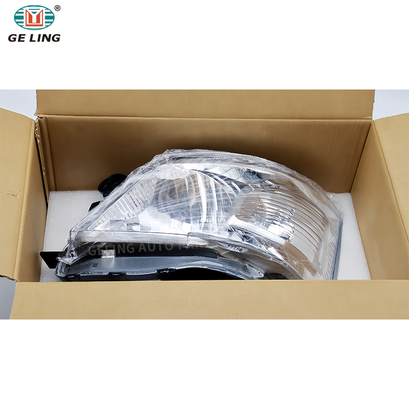 E26 URVAN NV350 2014 Headlight