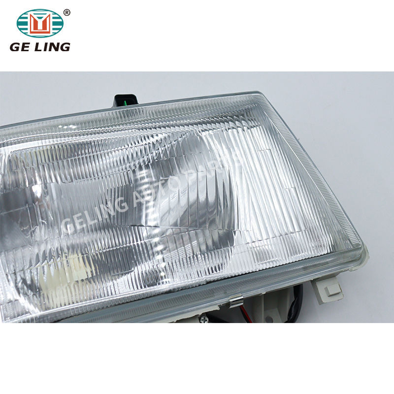 Car Headlight Auto Car Head Lamp MK580647 For Mitsubishi Canter 2005 