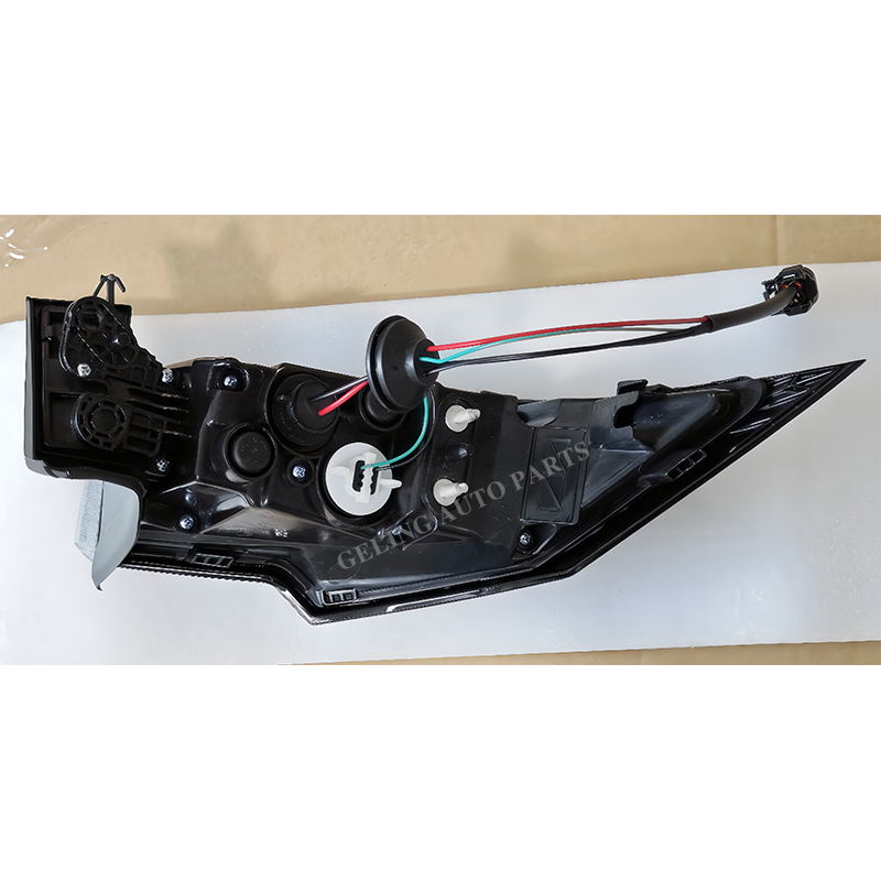 4133010DE01 4133020DE01 ไฟท้ายสำหรับ Changan Univ