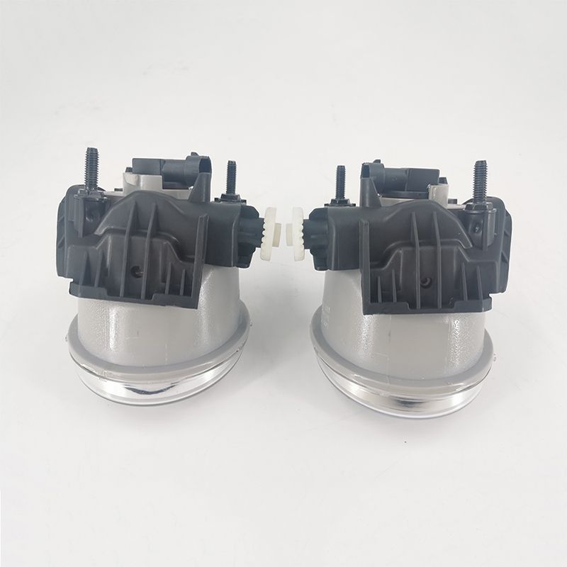 Lampu kabut 8982267940 8982267950 untuk Isuzu Dmax 2017