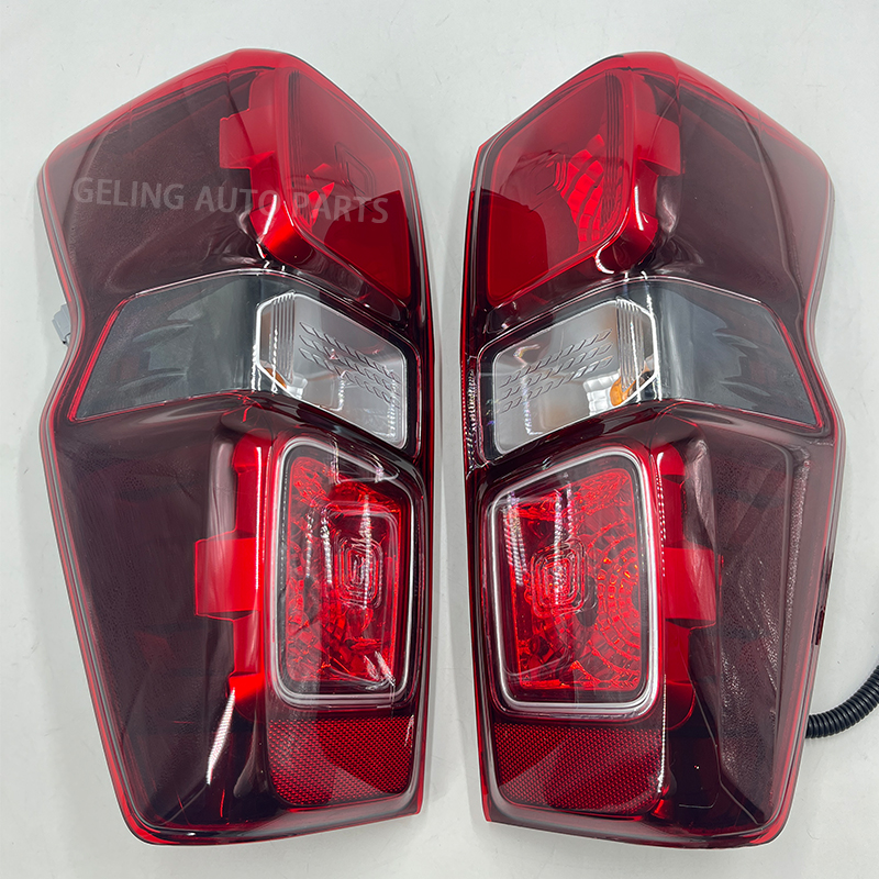 Lâmpada traseira de halogênio com lâmpada de nevoeiro vermelho para Isuzu DMAX 2020