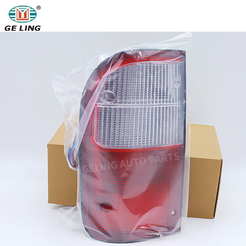 Car Accessories Taillight Rear Lamp 8155035130 8156035130 For Toyota Hilux RN55 YN85 YN86 2700