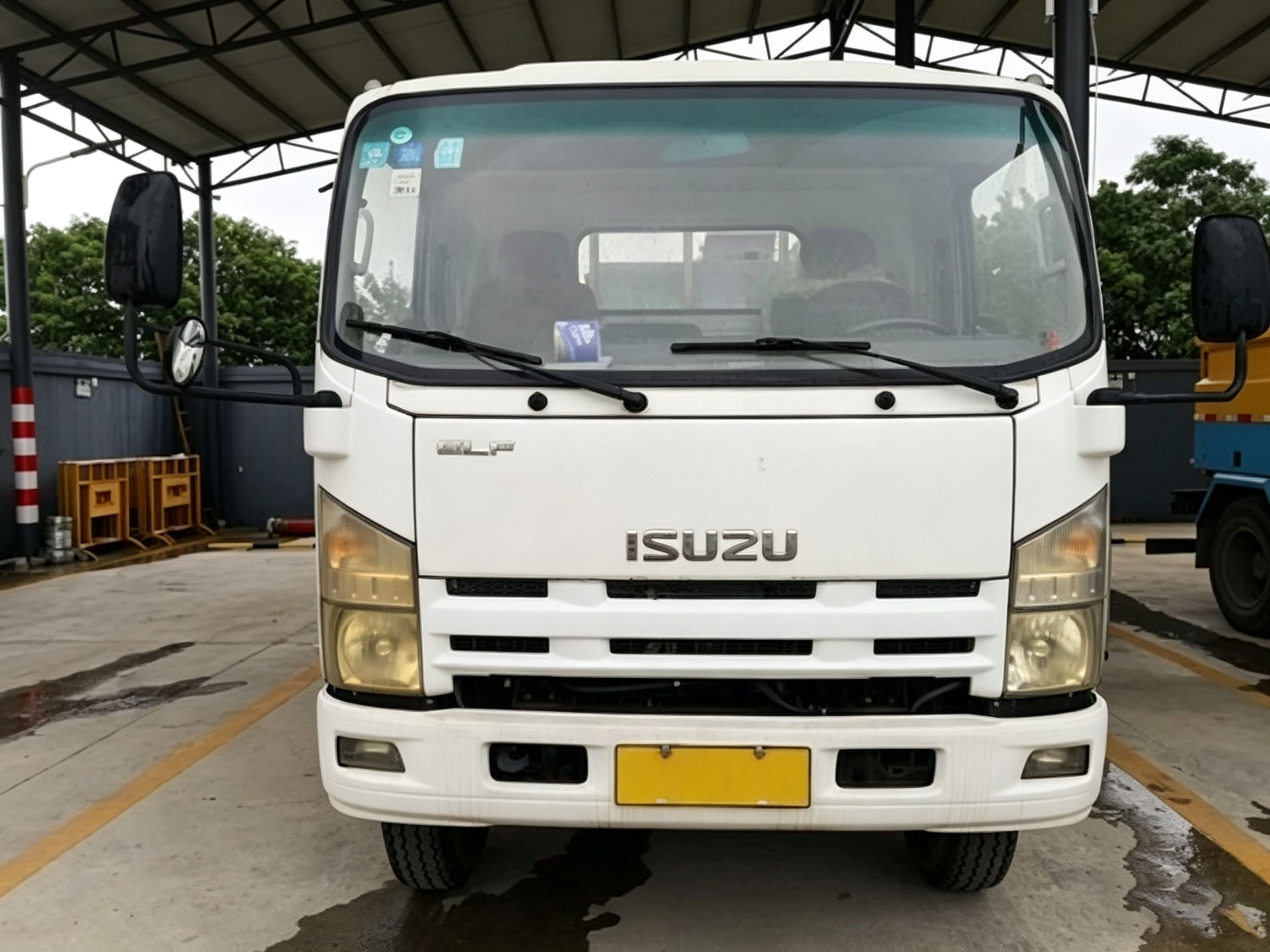 ISUZU 700P.jpg